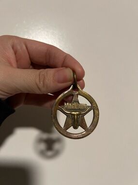 Vintage Marlboro Brass-Colored Longhorn Star Key Ring